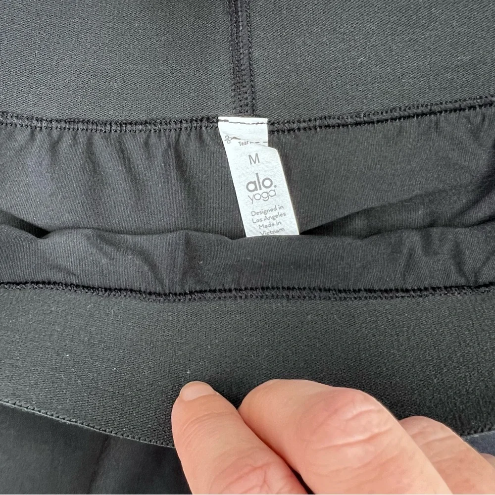 ALO Yoga sporty pleated